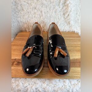 AGL patent leather loafer with tassels size 6
